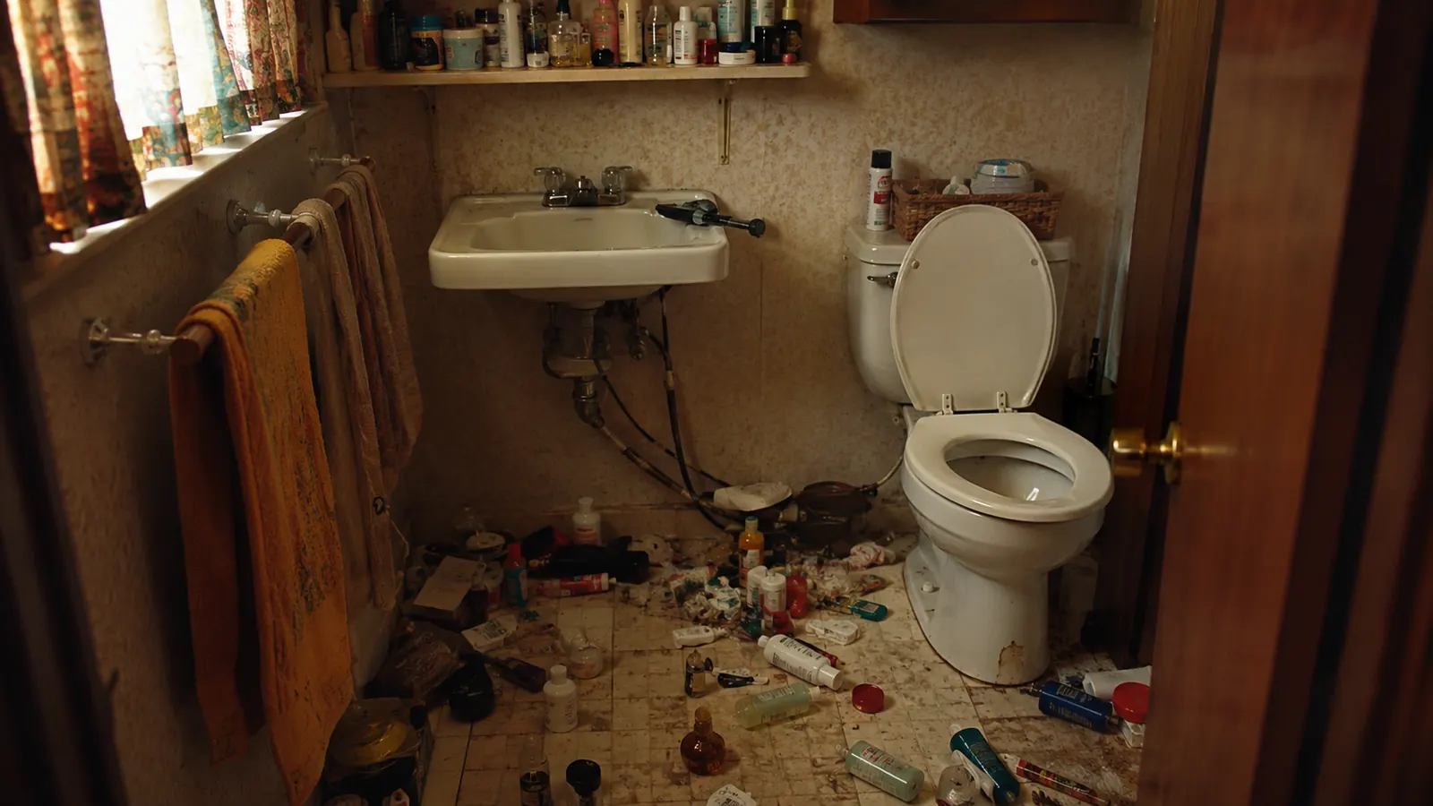 The Hotel Bathroom Disaster That Made Me Switch Toiletry Bags
